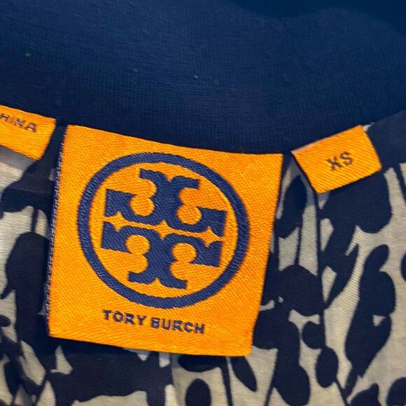 Tory Burch EUC Stretch Knit Navy Blue Blazer 3 Button Front Size Extra Small - Picture 4 of 8